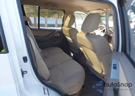 2011 Nissan Pathfinder S z USA, uszkodzony, nr VIN 5N1AR1NB6BC630824